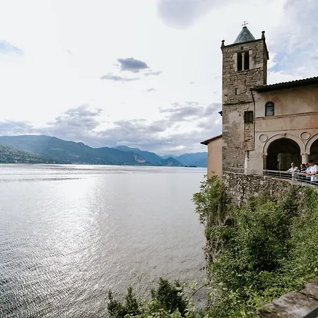 Dell'eremo Di Santa Caterina Del Sasso Hostel *
